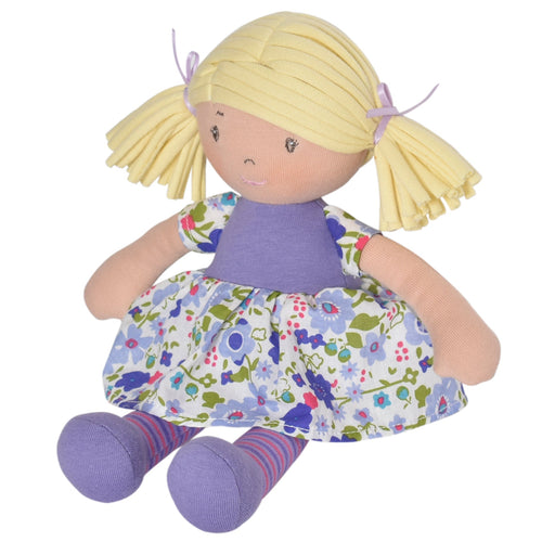 Blonde Rag-Doll im fliederfarben-rosa Kleid