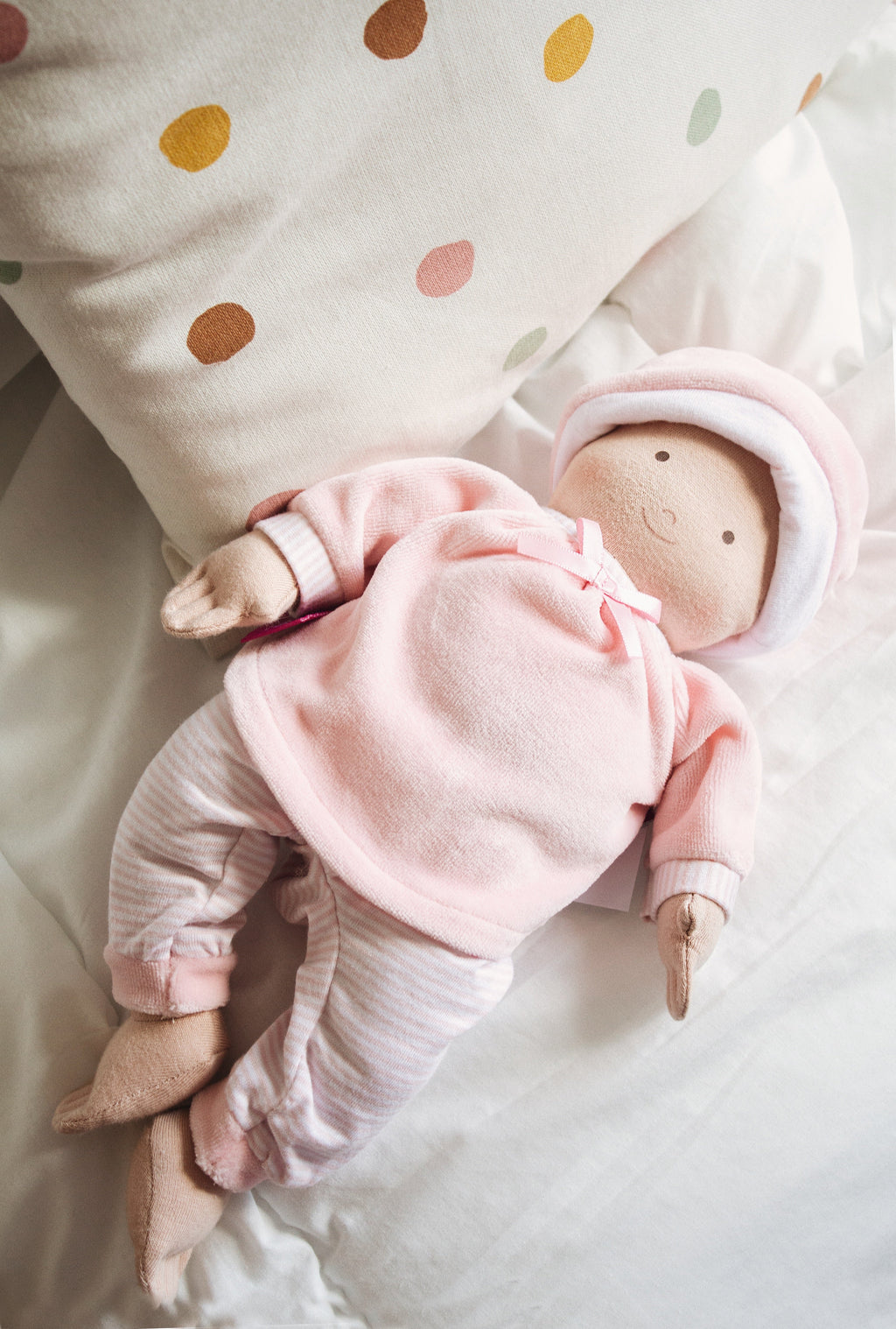 Zachte Baby Doll in Roze Outfit & Bijpassende Muts