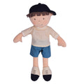 Weiche Stoffpuppe mit blauer Hose und Mütze