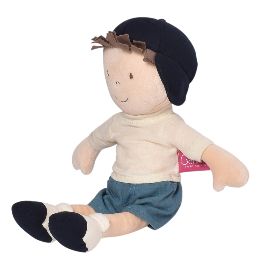 Weiche Stoffpuppe mit blauer Hose und Mütze