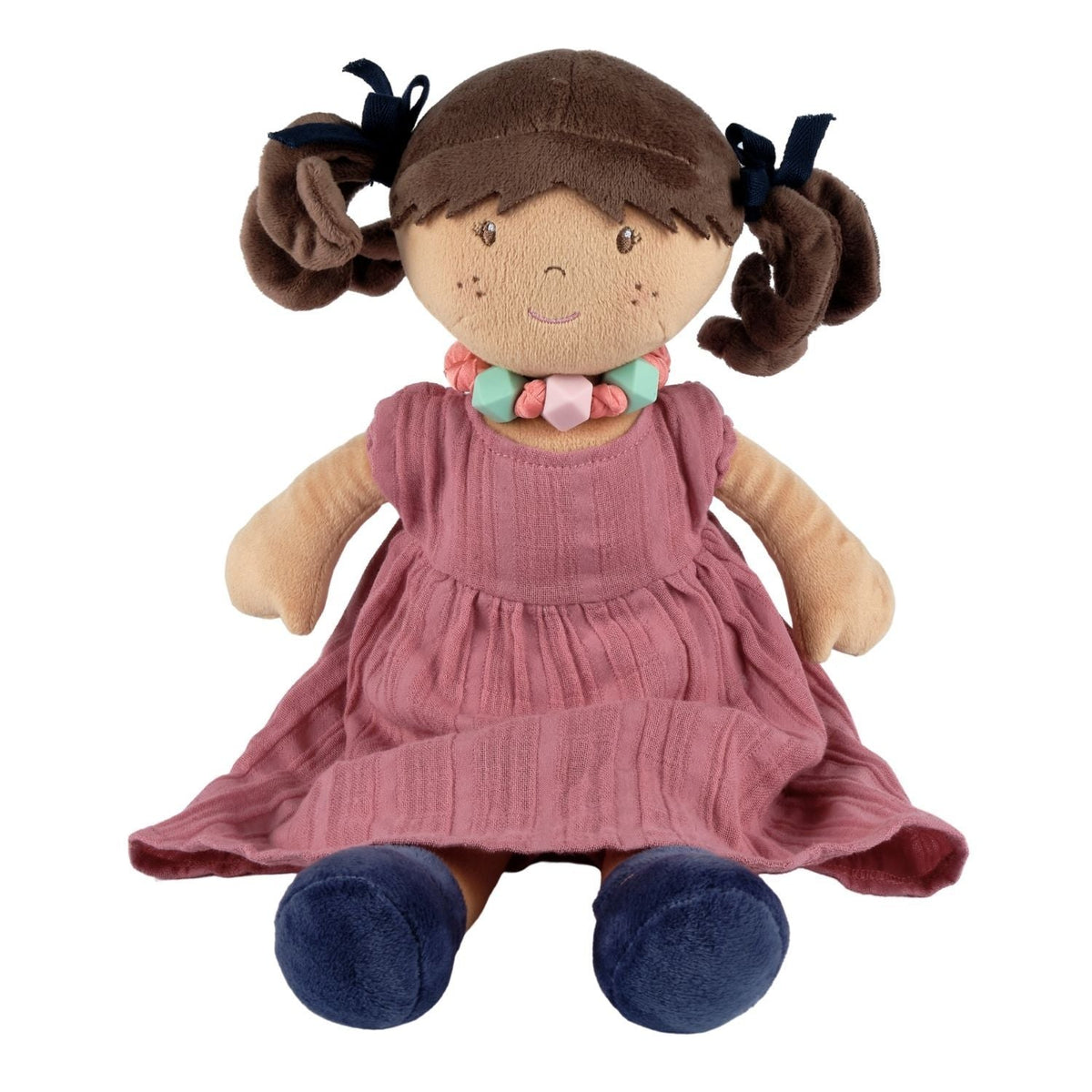 Poupée douce en robe en mousseline vieux rose avec bracelet de l’amitié